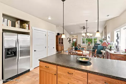 Kitchen - 1402 River Rock Rd, Sandpoint, ID 83864 photo 2 of 3
