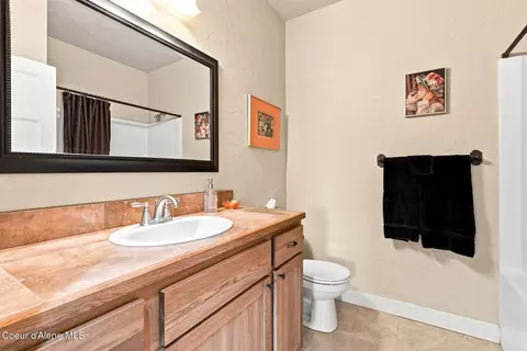 Bath - 1402 River Rock Rd, Sandpoint, ID 83864 photo 2 of 2