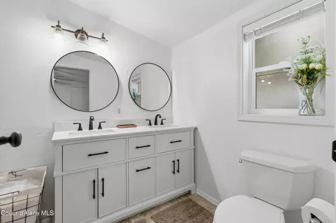 Bath - 16020 E 5th St, Bayview, ID 83803 photo 1 of 5