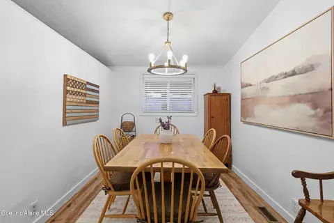Dining - 16020 E 5th St, Bayview, ID 83803 photo 1 of 3
