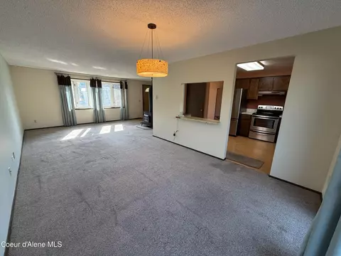 Living - 409 Emerald Dr, Kellogg, ID 83837 photo 3 of 4