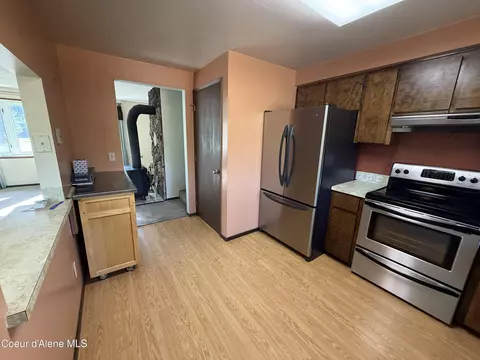 Kitchen - 409 Emerald Dr, Kellogg, ID 83837 photo 3 of 3