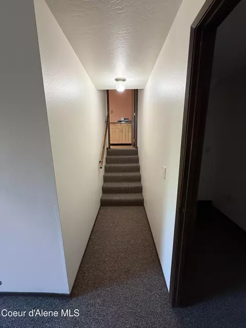 Entry Way - 409 Emerald Dr, Kellogg, ID 83837 photo 2 of 2