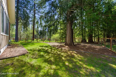 Exterior - 685 Railroad Ave, Dover, ID 83825 photo 4 of 13