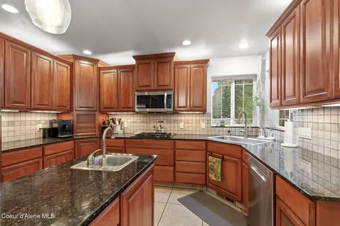 Kitchen - 11074 W Riverview Dr, Post Falls, ID 83854 photo 2 of 3