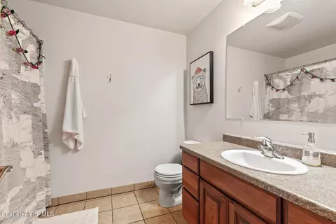 Bath - 11074 W Riverview Dr, Post Falls, ID 83854 photo 2 of 2