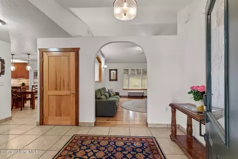 Entry Way - 11074 W Riverview Dr, Post Falls, ID 83854 photo 1 of 2
