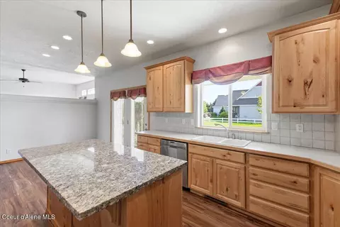 Kitchen - 2924 N Distant Star Rd, Post Falls, ID 83854 photo 5 of 8