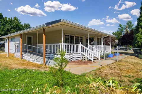 Exterior - 206 E 11th Ave, Post Falls, ID 83854 photo 3 of 4