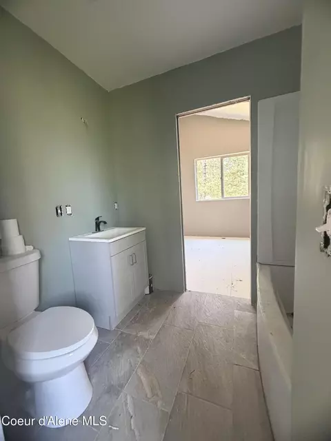 Bath - 787 Delaney Dr, Sagle, ID 83860 photo 1 of 3
