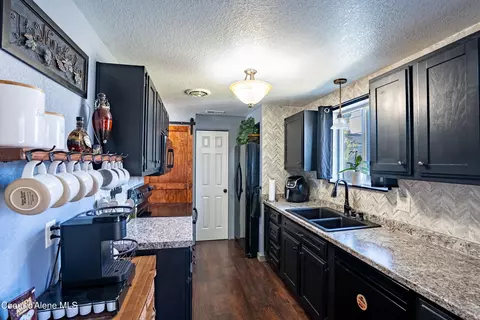 Kitchen - 1515 E Park Ln, Post Falls, ID 83854 photo 2 of 2