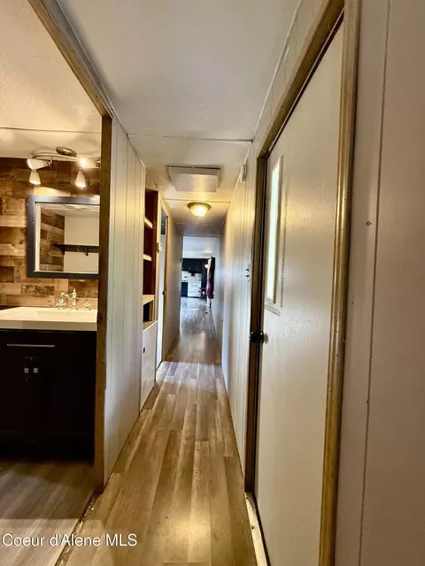 Entry Way - 1314 Polaris Ave, Osburn, ID 83849 photo 1 of 1