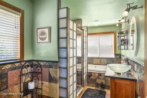 Bath - 503 Main St, Kellogg, ID 83837 photo 4 of 4
