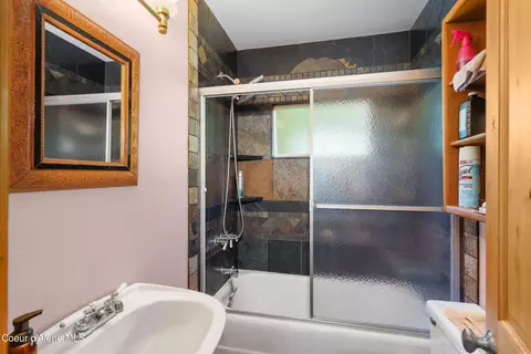 Bath - 503 Main St, Kellogg, ID 83837 photo 1 of 4