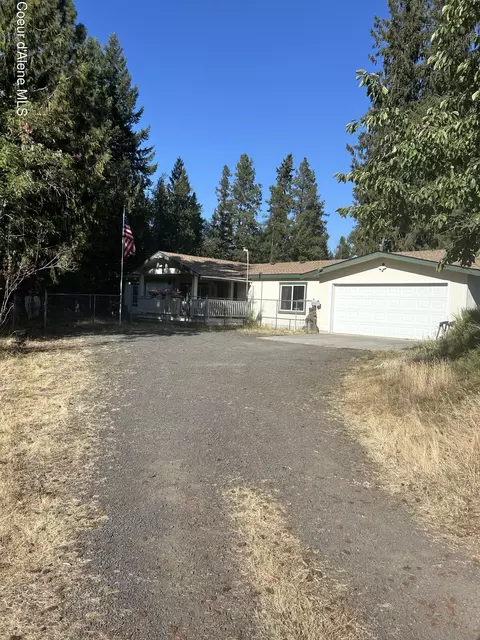140 W Dakota Ave, Saint Maries, ID 83861