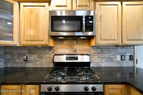 Kitchen - 1510 E 2nd Ave, Post Falls, ID 83854 photo 4 of 5