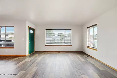 Living - 1510 E 2nd Ave, Post Falls, ID 83854 photo 2 of 5