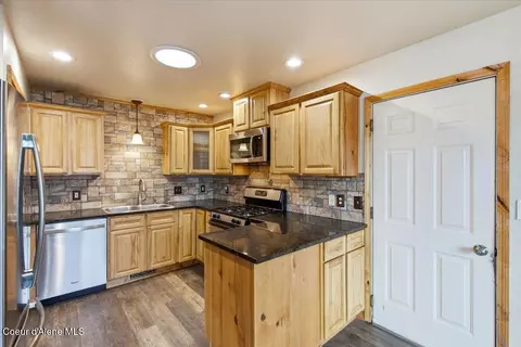 Kitchen - 1510 E 2nd Ave, Post Falls, ID 83854 photo 2 of 5