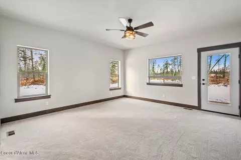 Living - L2b8 N Eclipse Road, Rathdrum, ID 83858 photo 6 of 6