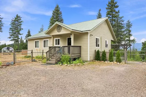 1576 Sunrise Hill Ln, Newport, WA 99156