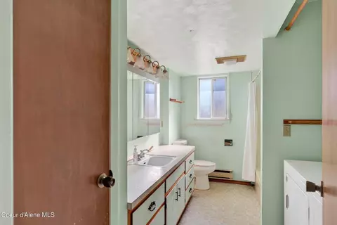 Bath - 76 Tower Rd, Naples, ID 83847 photo 2 of 2