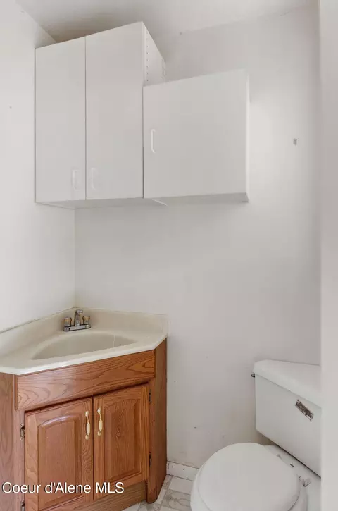 Bath - 76 Tower Rd, Naples, ID 83847 photo 1 of 2