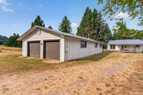 Exterior - 76 Tower Rd, Naples, ID 83847 photo 8 of 14