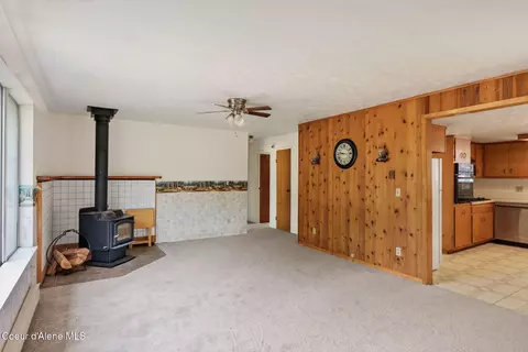 Living - 76 Tower Rd, Naples, ID 83847 photo 3 of 7