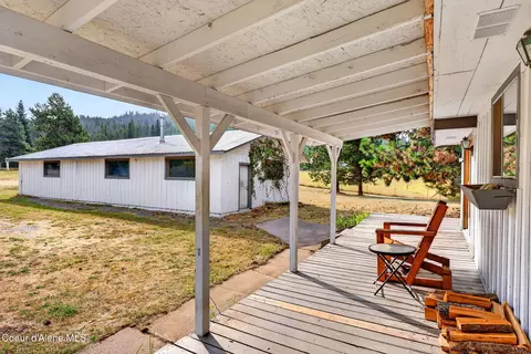 Exterior - 76 Tower Rd, Naples, ID 83847 photo 6 of 14