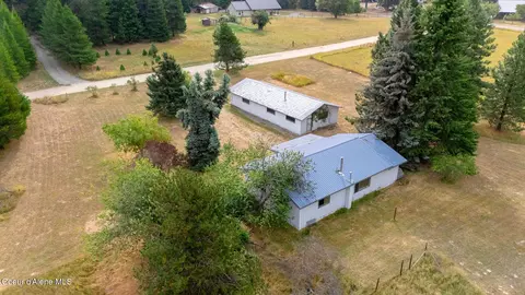 Exterior - 76 Tower Rd, Naples, ID 83847 photo 14 of 14