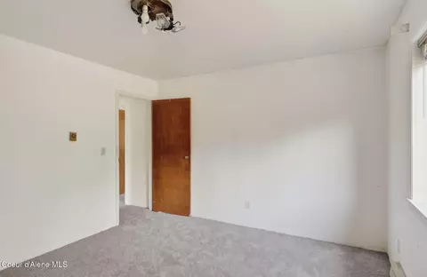 Bedroom - 76 Tower Rd, Naples, ID 83847 photo 7 of 7