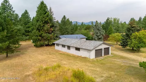 Exterior - 76 Tower Rd, Naples, ID 83847 photo 11 of 14