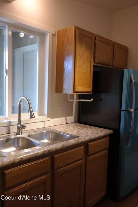Kitchen - 4072 E 2nd Ave, Post Falls, ID 83854 photo 4 of 4