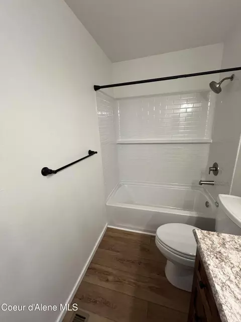 Bath - 4072 E 2nd Ave, Post Falls, ID 83854 photo 3 of 4