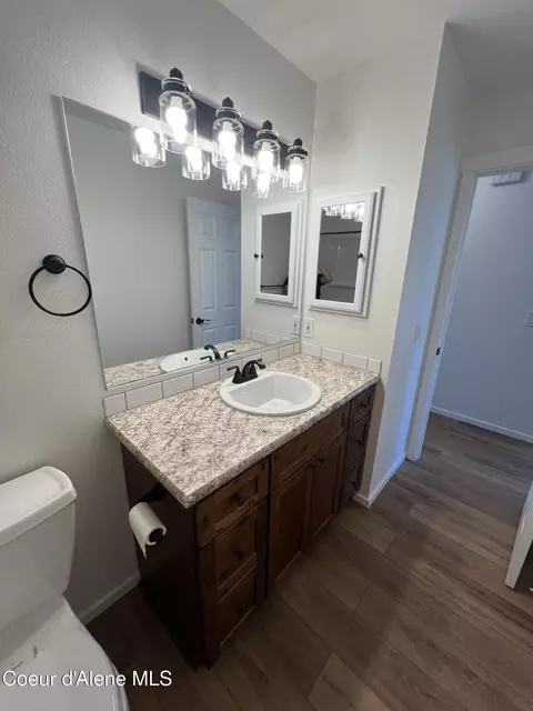 Bath - 4072 E 2nd Ave, Post Falls, ID 83854 photo 2 of 4