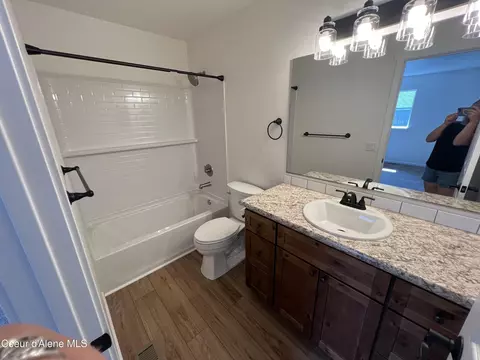Bath - 4072 E 2nd Ave, Post Falls, ID 83854 photo 4 of 4