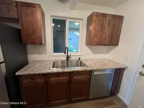 Kitchen - 4072 E 2nd Ave, Post Falls, ID 83854 photo 2 of 4