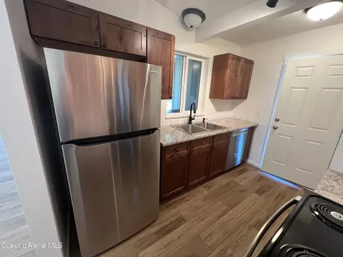 Kitchen - 4072 E 2nd Ave, Post Falls, ID 83854 photo 3 of 4