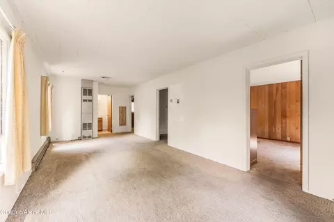 Living - 306 Washington St, Dover, ID 83825 photo 1 of 1