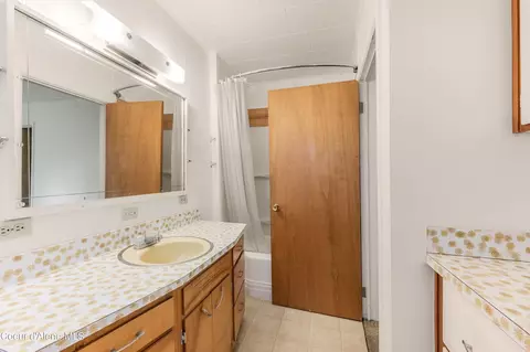 Bath - 306 Washington St, Dover, ID 83825 photo 1 of 1