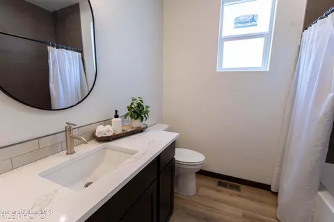 Bath - 4476 E Savea Ln, Post Falls, ID 83854 photo 1 of 5
