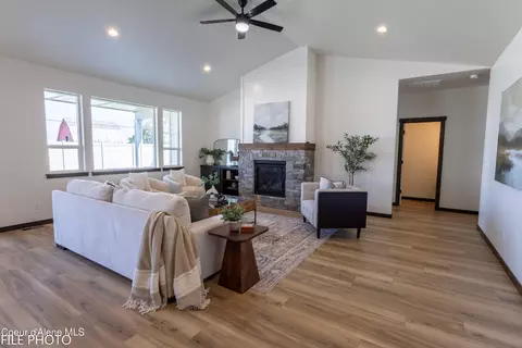 Living - 4476 E Savea Ln, Post Falls, ID 83854 photo 2 of 3