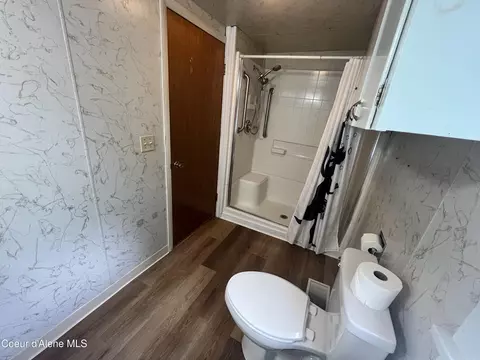 Bath - 254 Copper St, Mullan, ID 83846 photo 2 of 3