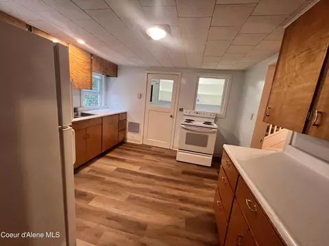 Kitchen - 254 Copper St, Mullan, ID 83846 photo 2 of 3