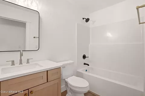 Bath - 3476 N Blaze Loop, Post Falls, ID 83854 photo 3 of 3