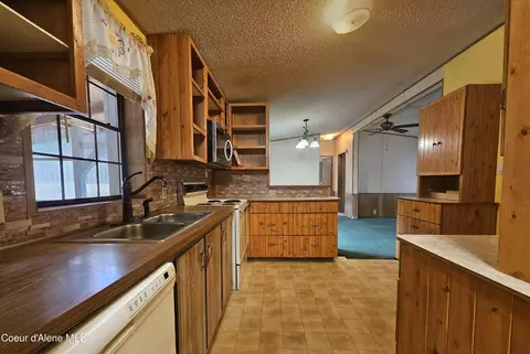 Kitchen - 122 2nd Ave, Wallace, ID 83873 photo 1 of 3