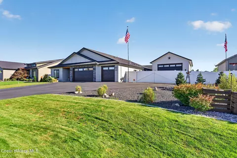 Exterior - 8136 W Splitrail Ave, Rathdrum, ID 83858 photo 15 of 17