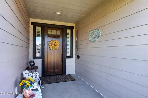 Entry Way - 8136 W Splitrail Ave, Rathdrum, ID 83858 photo 1 of 8