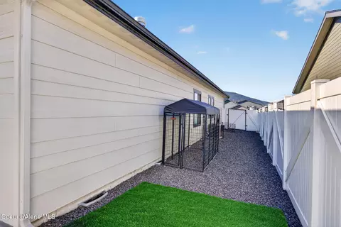 Exterior - 8136 W Splitrail Ave, Rathdrum, ID 83858 photo 12 of 17