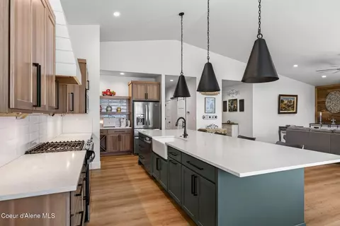 Kitchen - 8136 W Splitrail Ave, Rathdrum, ID 83858 photo 6 of 8